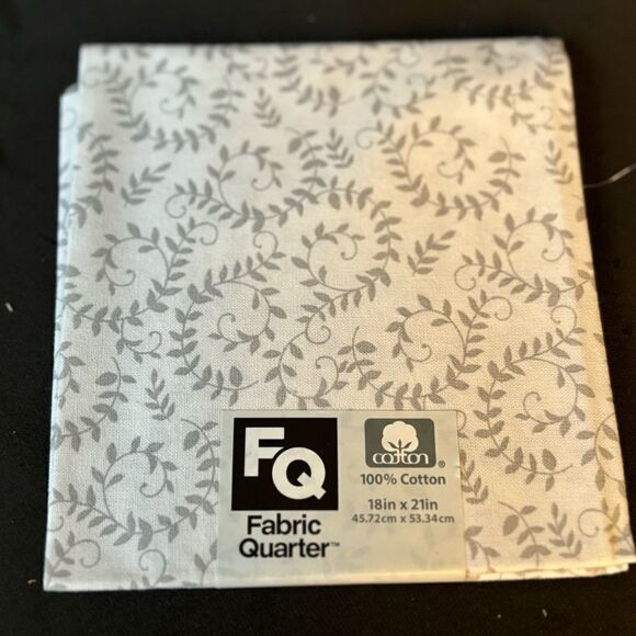 NEW White & Gray Floral Scroll Fat Quarter 18” x 21” - Picture 2 of 3
